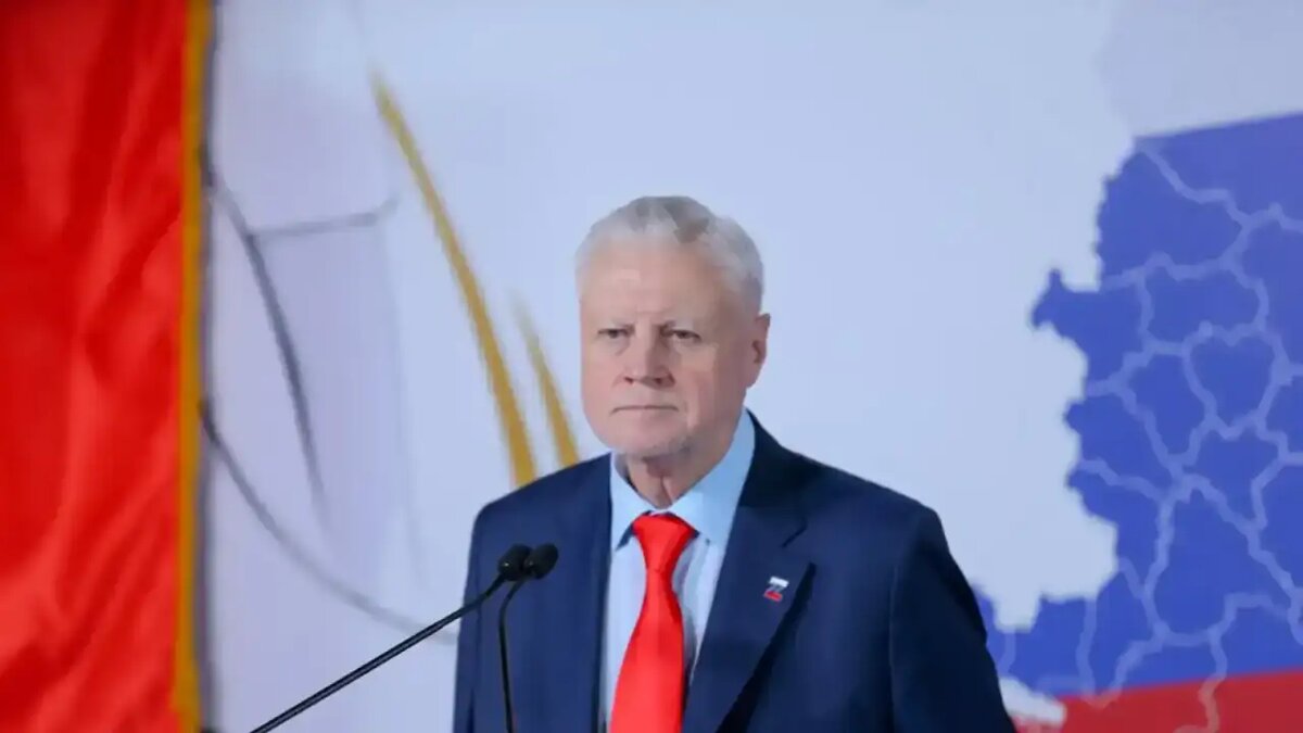    Лидер фракции «Справедливая Россия — За правду» в Госдуме Сергей Миронов.
