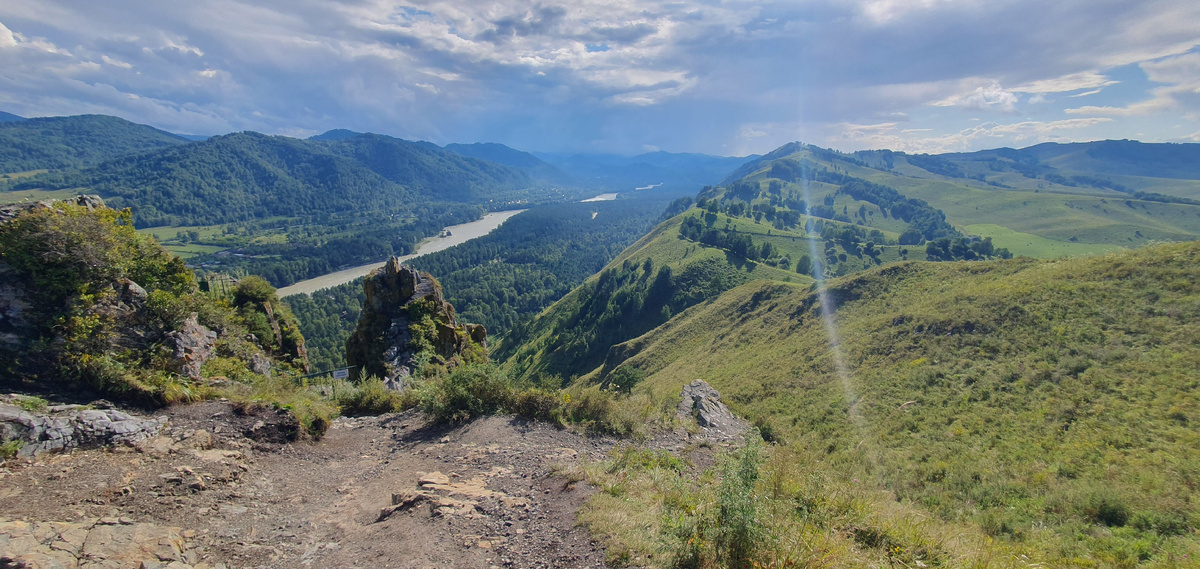 Скала Чертов Палец и путь к ней