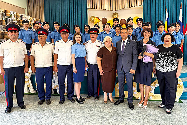    Юные казачата и гости мероприятия. / ФОТО Людмилы Бороухиной Администратор