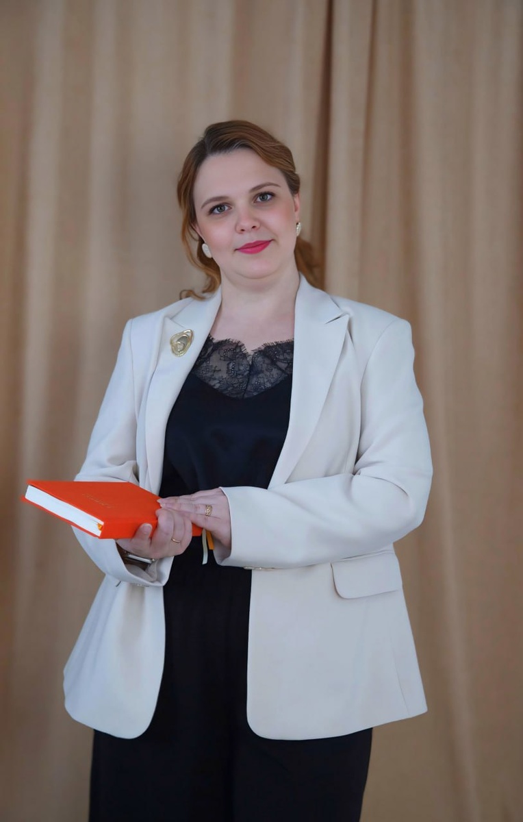 Фотограф: Татьяна Гусарова 
Образ: магазин Элис
Студия: Атмосфера