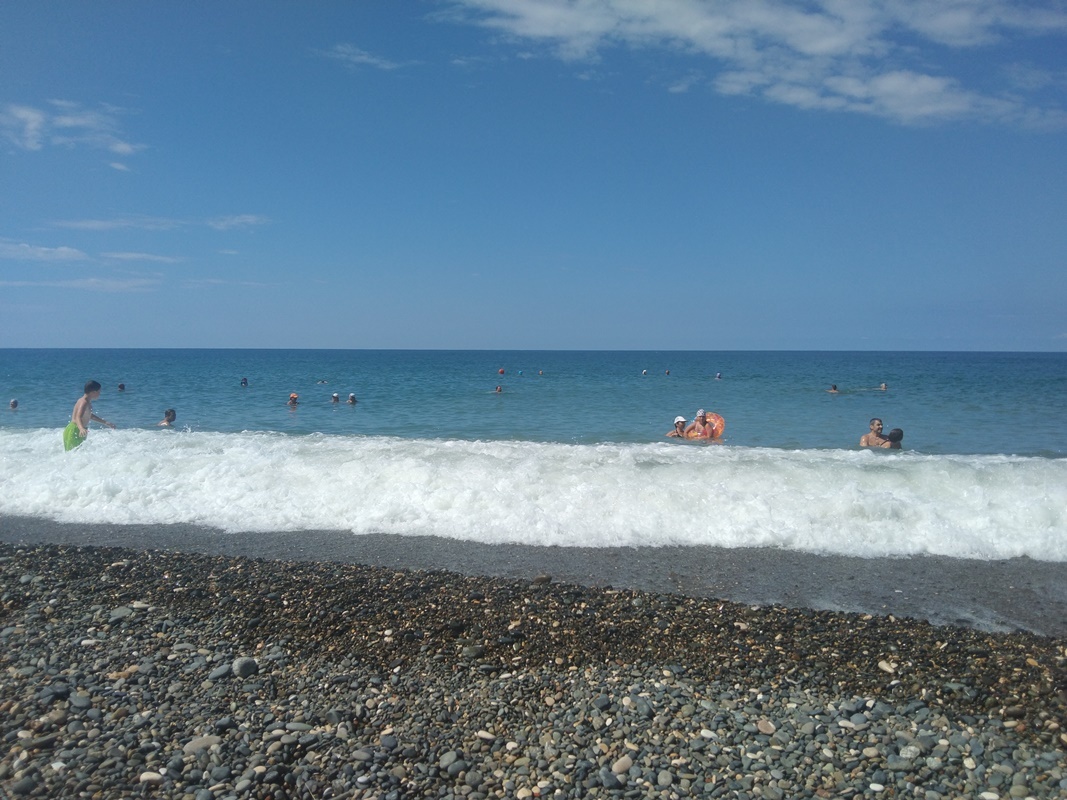 Сухум-2025, море с пляжа абхазского пансионата "Афтар", фото автора