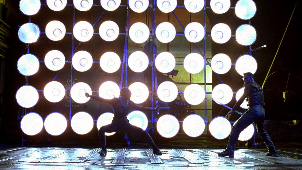 Кадр из фильма Блэйд 2 (2002)