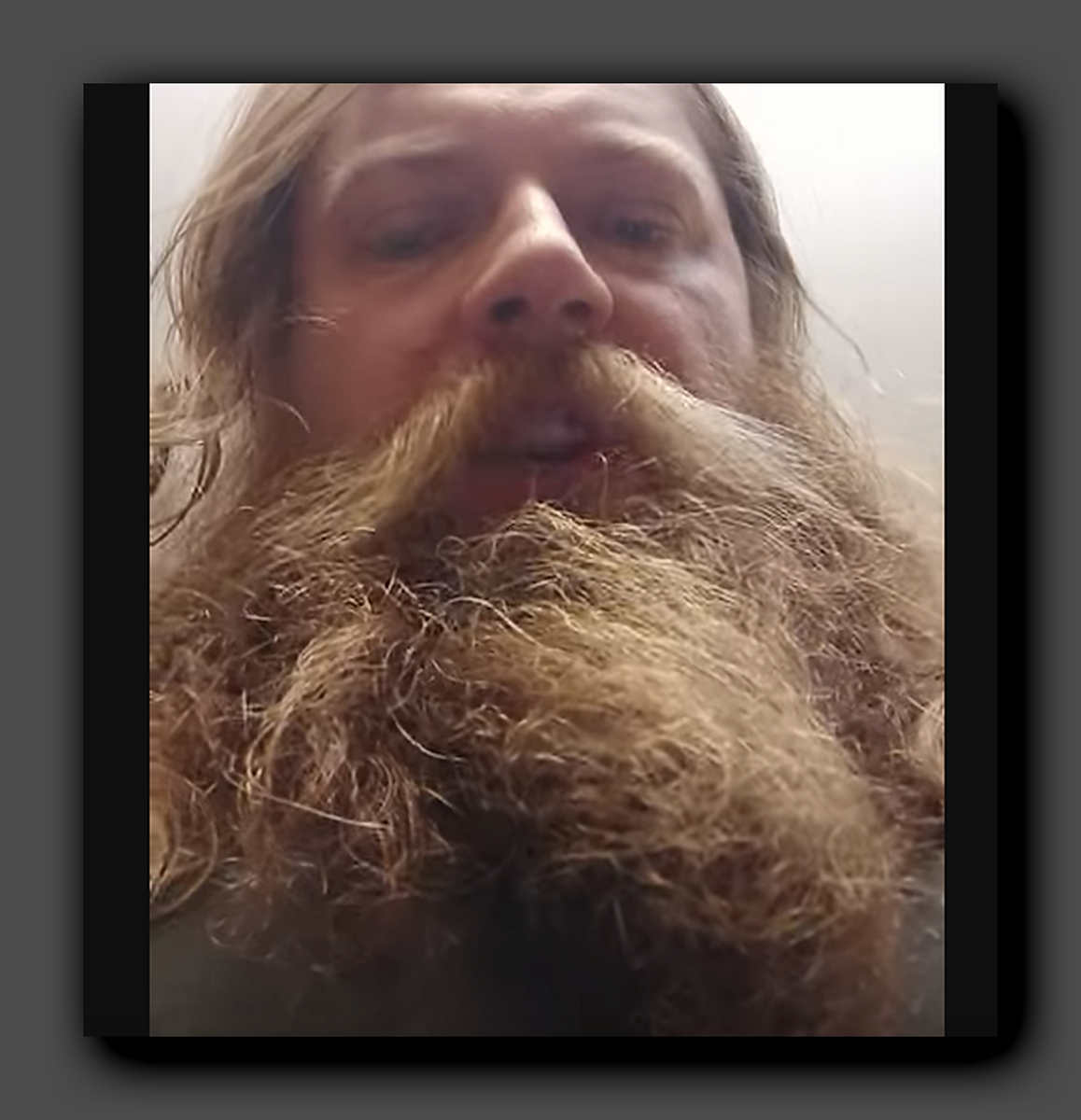 Скриншот youtube.com/@alisaxuexi