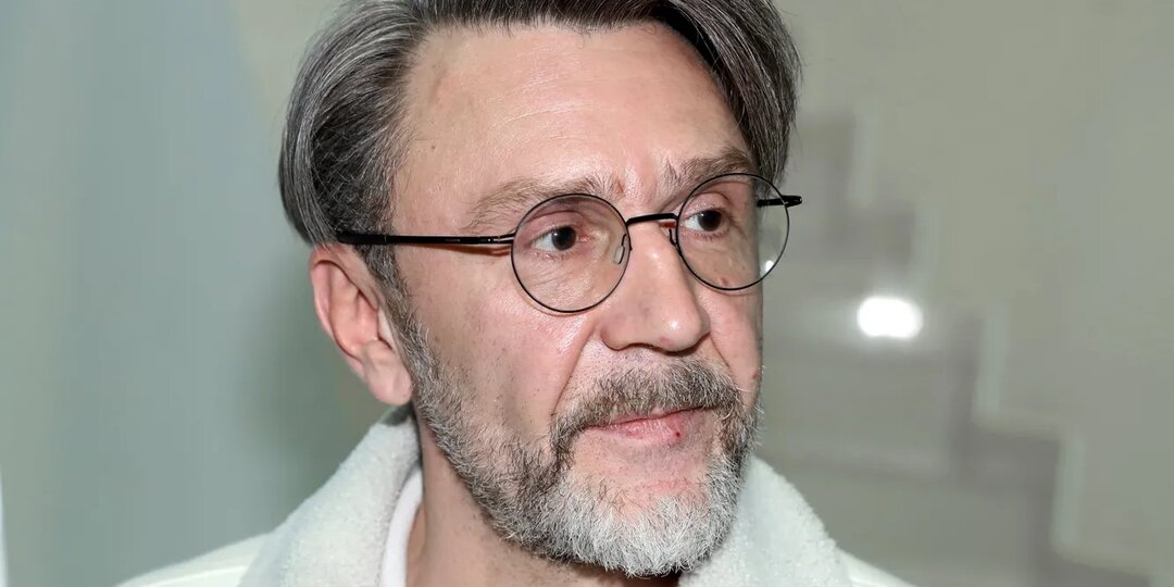 Музыкант Сергей Шнуров выпустил пророческое видео за несколько часов до гибели Армани