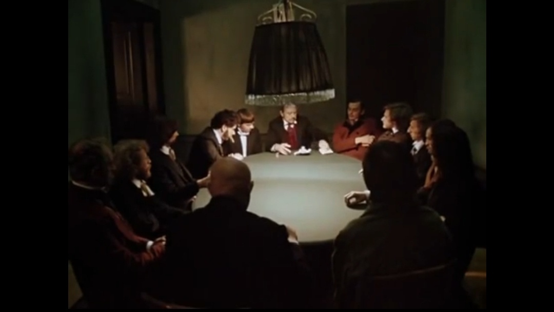 "Клуб самоубийц, или приключения титулованной особы" (1979 год, Ленфильм, реж. Евгений Татарский, сц. Эдгар Дубровский)