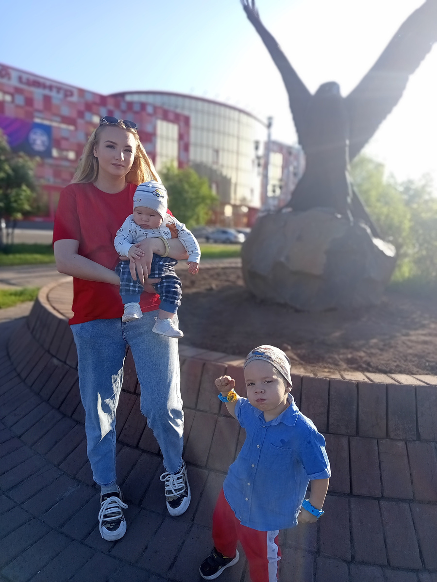 Фото автора. С племянниками. 