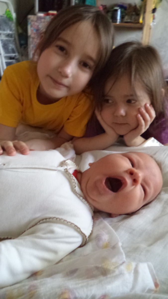 Архивные кадры старших и цифровое качество желает лучшего