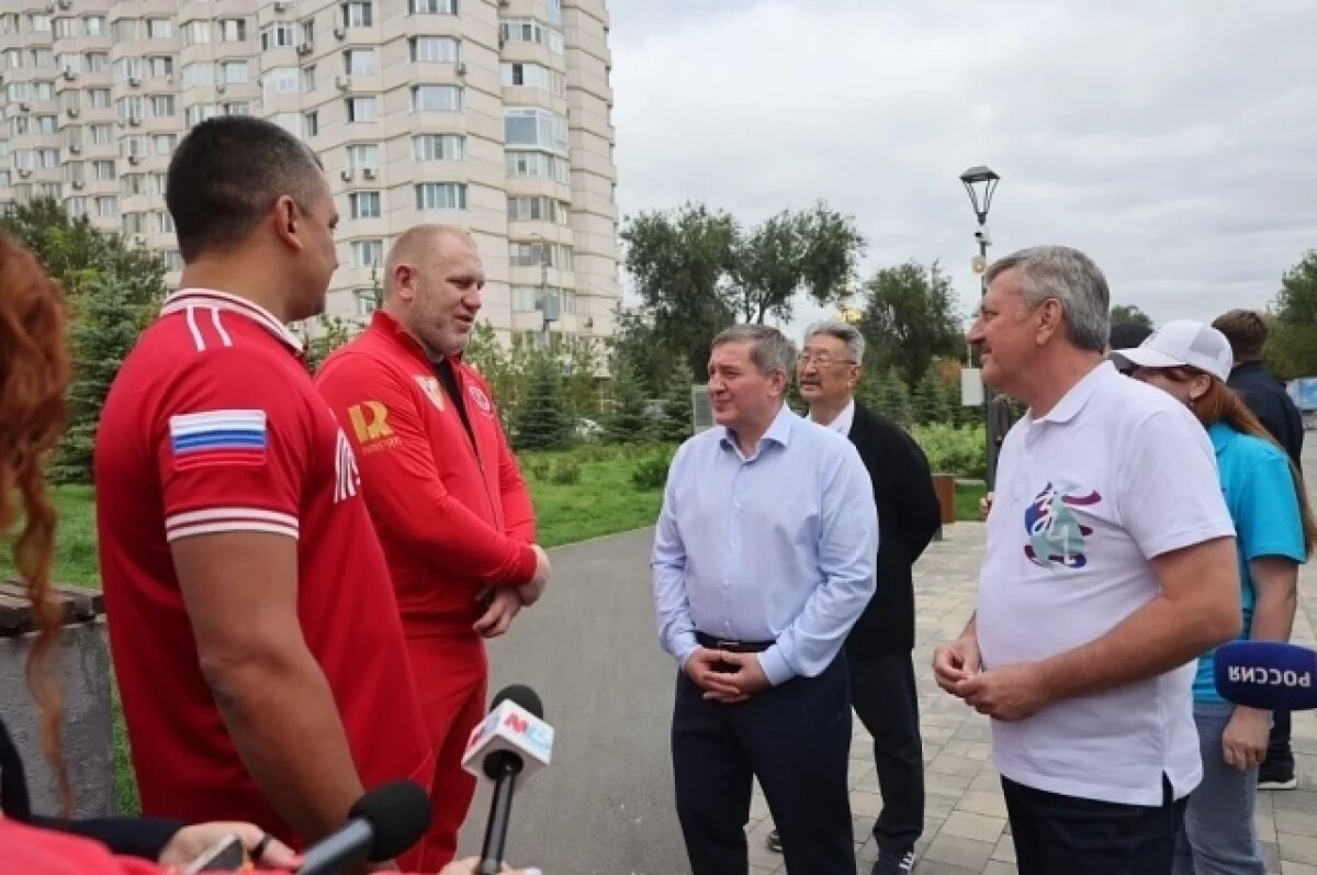    Бочаров гуляет по #ТриЧетыре в Волгограде: 80 площадок, студенты, фейерверк