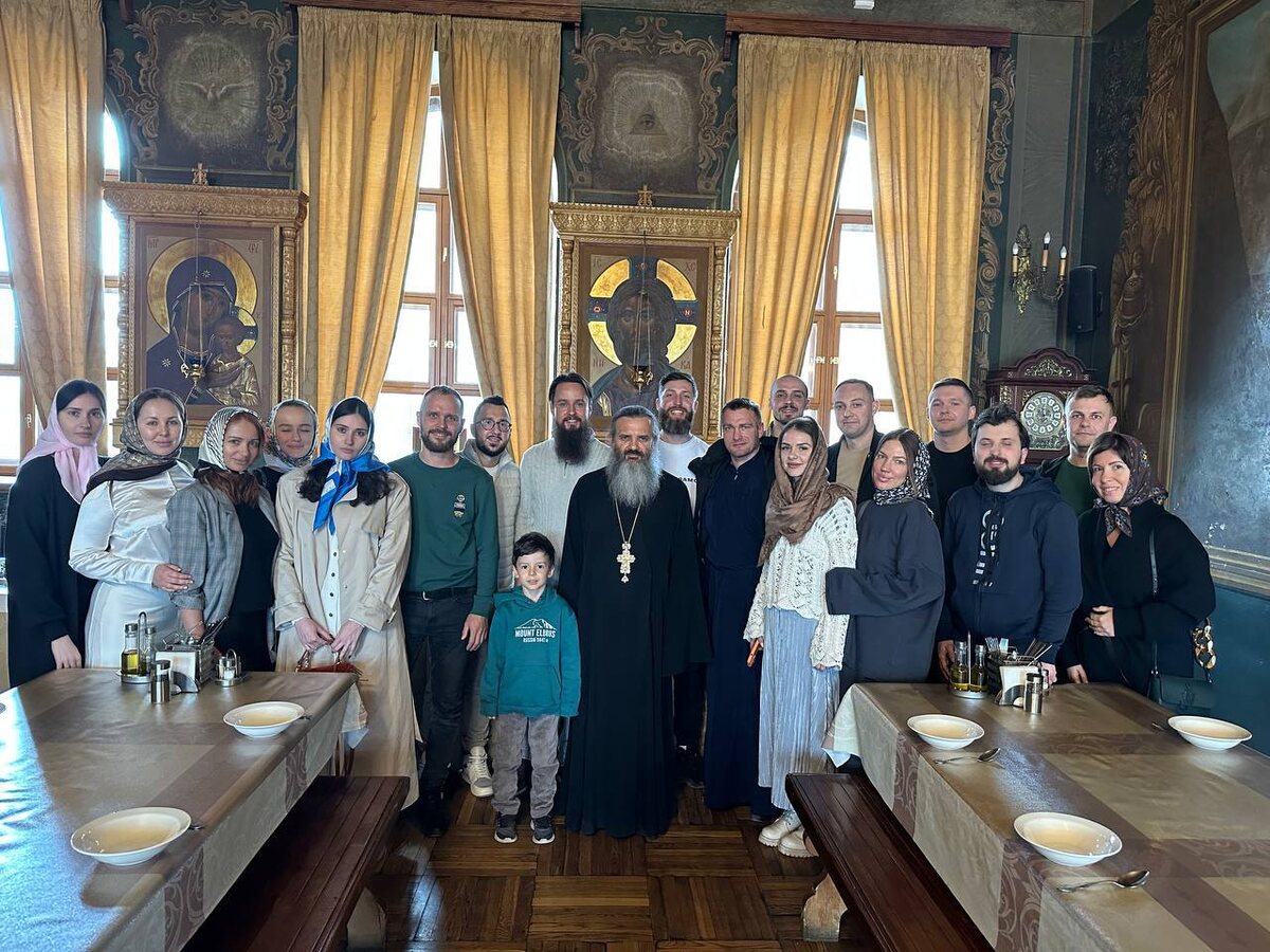    Участники проекта занимаются благотворительностью и волонтёрством. Фото: телеграм-канал «А.RUBLEV»