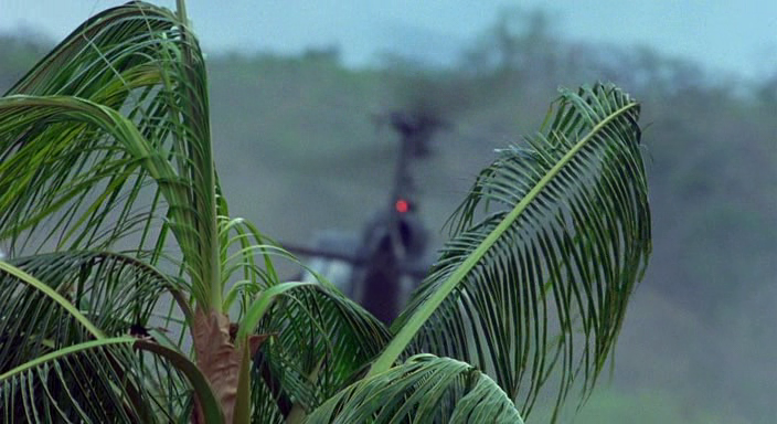 Кадр из фильма "Взвод" (1986)