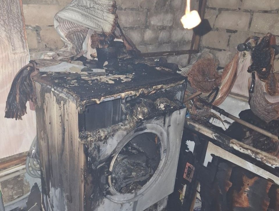    Огонь распространился на площади 5 метров