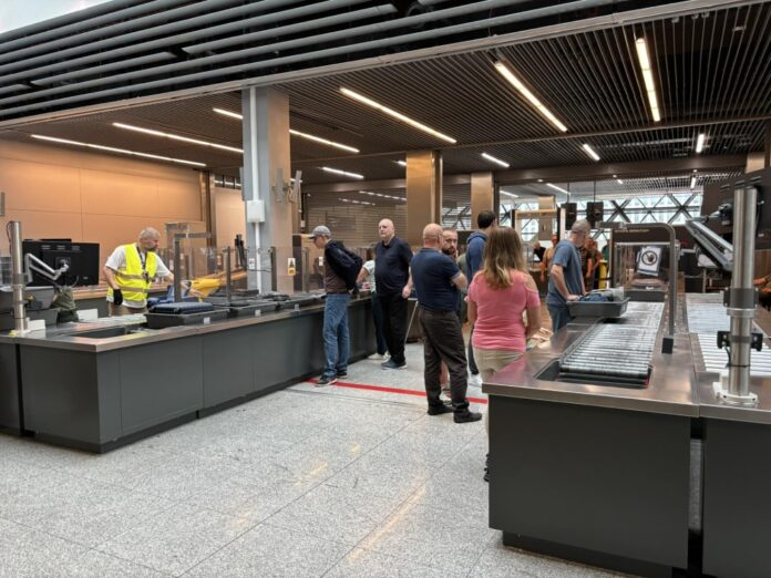 Контроль безопасности в аэропорту Краков. Фото: аэропорт Краков