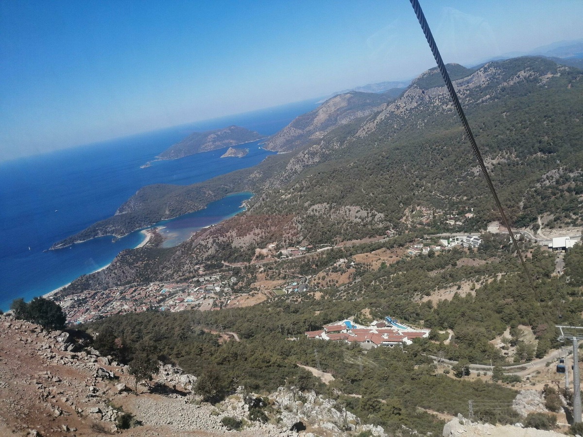 Канатную дорогу на Бабадаг открыли совсем недавно. Виды отсюда потрясающие. Источник фото: Яндекс Карты. Автор Рахимзян Ситдиков