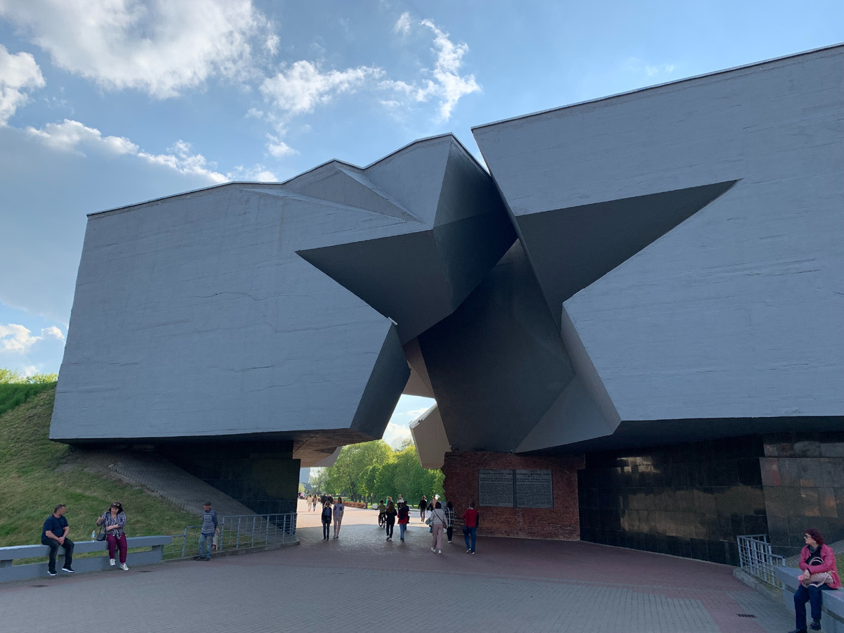 На территории Брестской крепости 