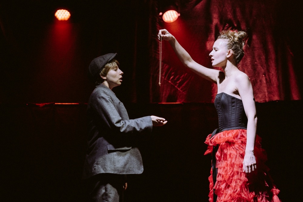    Спектакль "Двенадцатая ночь". / Фото: Виктория Дунаевская / Театр "ДРАМ.ПЛОЩАДКА"