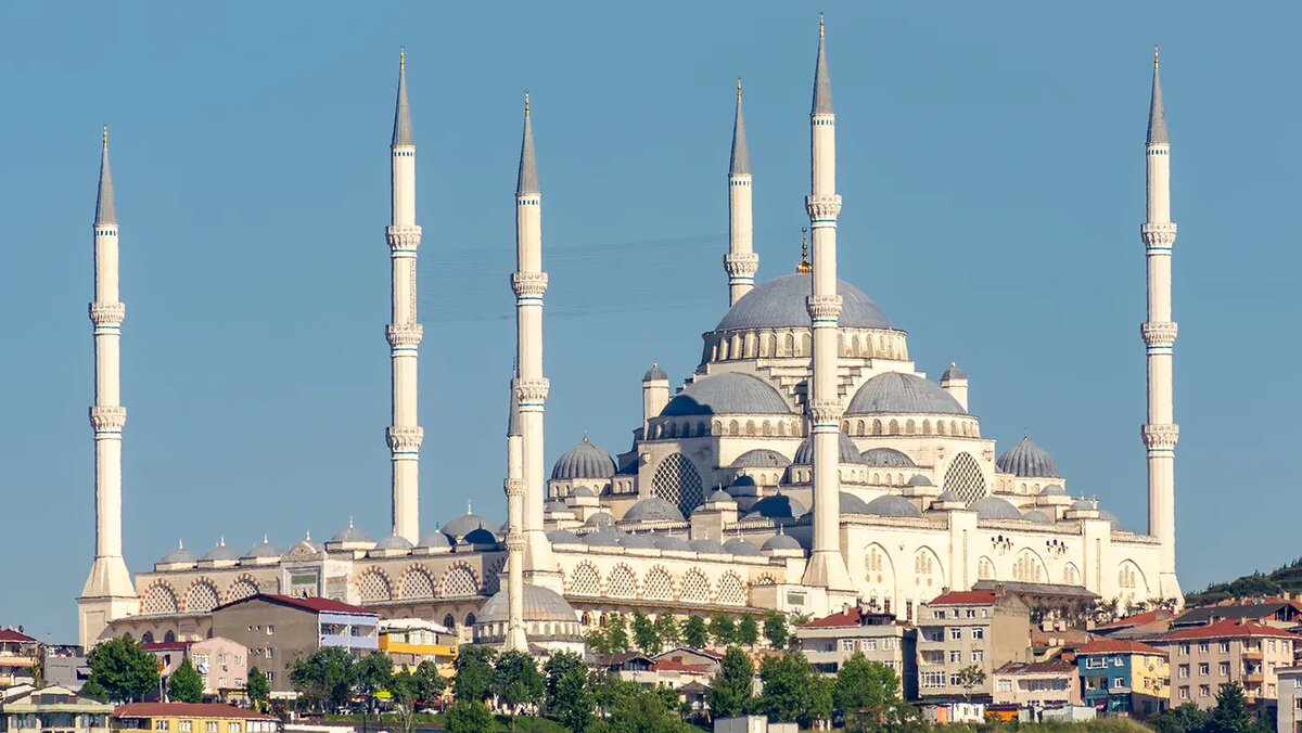   Adobe Stock- Архивное фото. Мечеть Чамлыджа, Стамбул, Турция