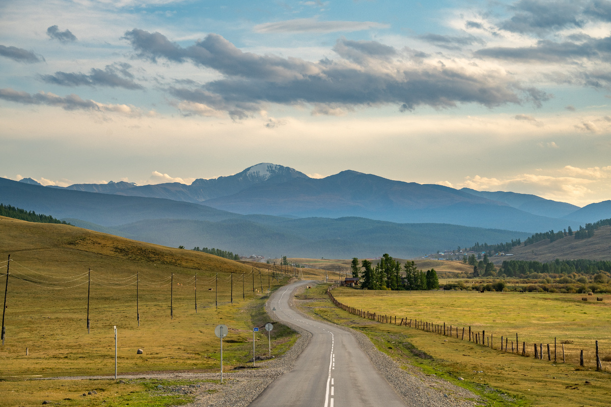 Улаганский тракт, между Акташем и Улаганом. По этой дороге едут на знаменитый перевал Кату-Ярык 