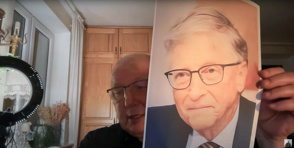 Момент онлайн-трансляции от 13 января 2025 года. Экстрасенс Кшиштоф Яцковский делает визию по фотографии Билла Гейтса.