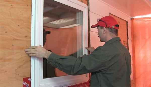 Установка оконного блока имеет свои особенности в каждом отдельном случае монтажа и в зависимости от исполнения самой оконной конструкции