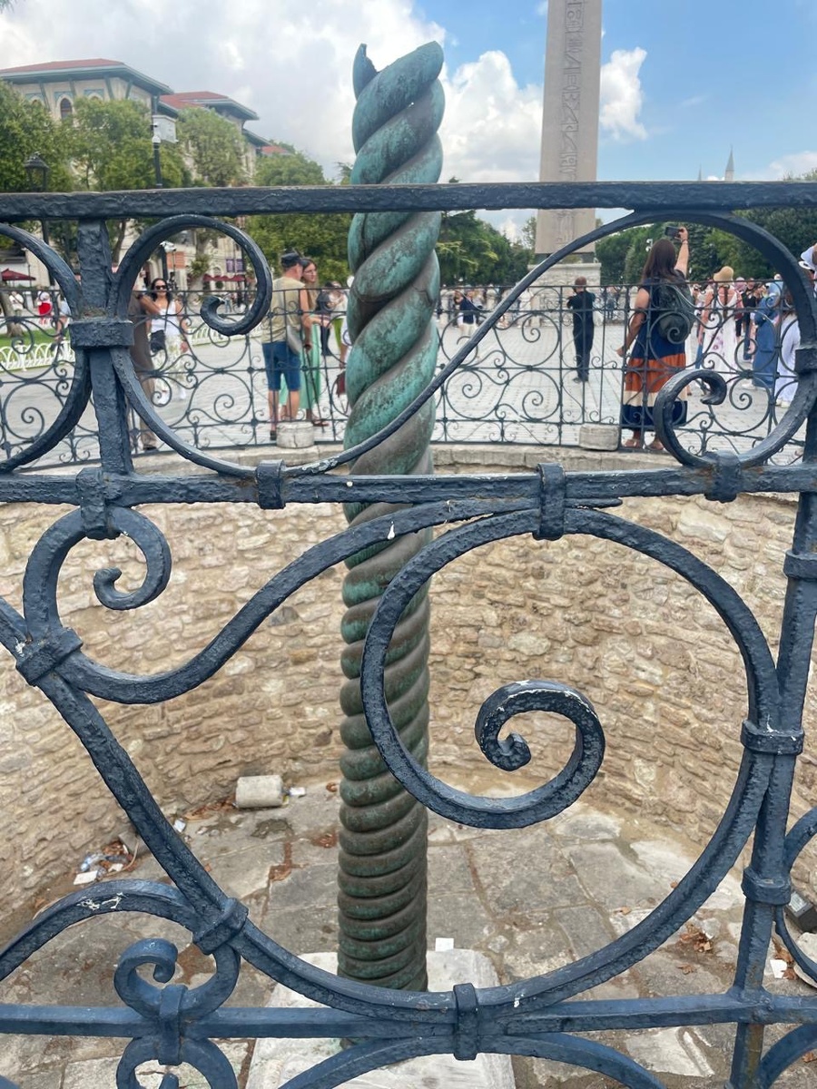 Личное фото автора - Змеинная колонна 