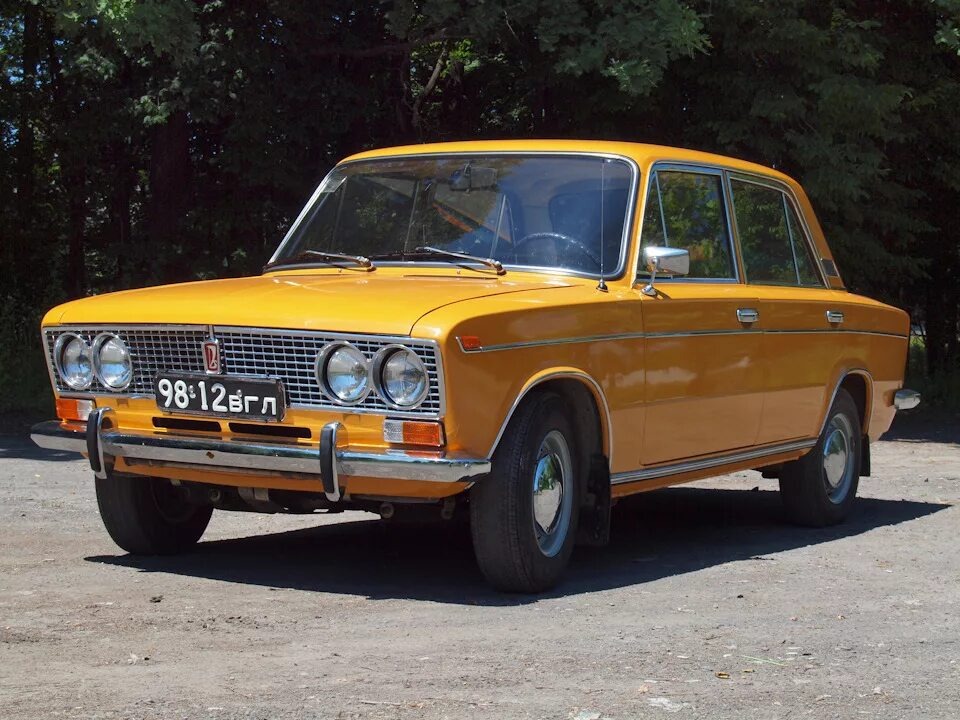 ВАЗ-2103. Для многих — самый красивый автомобиль, рожденный в Тольятти.