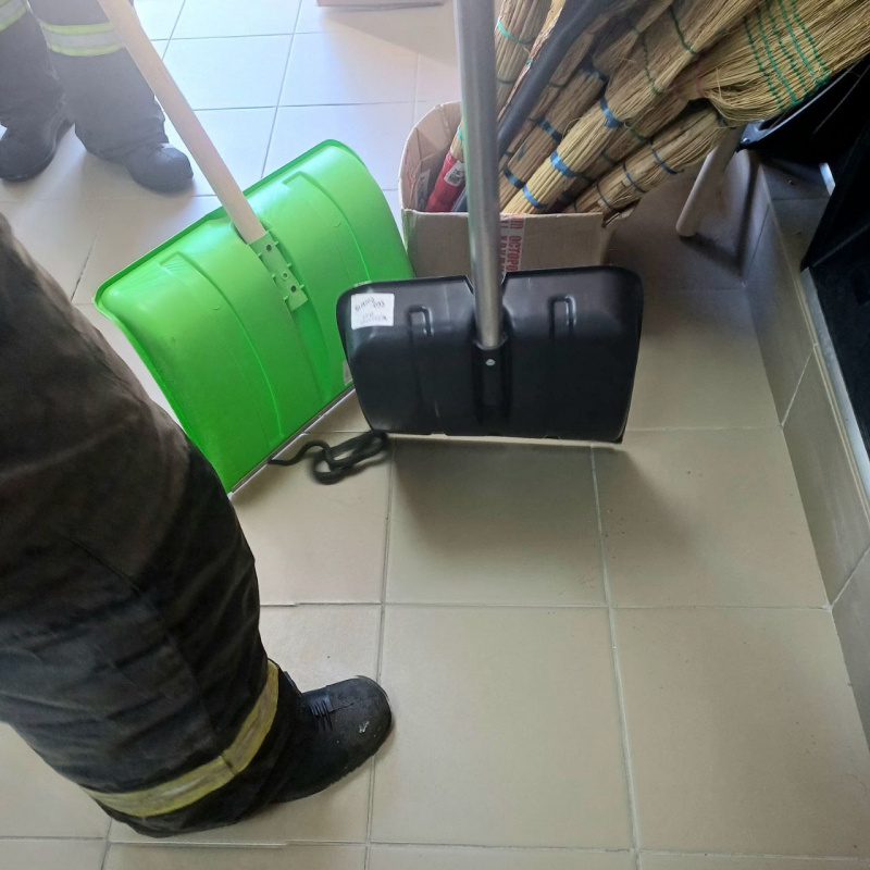    Пожарные в Карелии спасли магазин от трех безопасных змейТелеграм-канал Госкомитета по обеспечению жизнедеятельности и безопасности населения