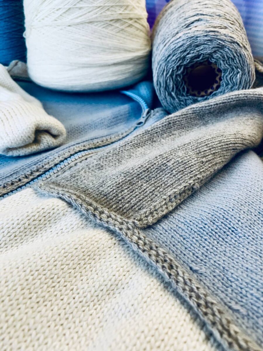 Спортивный костюм на вязальной машине (школа вязания и шитья Lorraine Woolheart ®2014) (ИП Берлизова Лариса.А.)