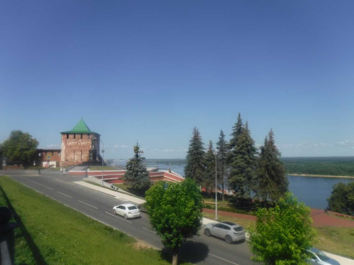 Верхне-Волжская набережная 