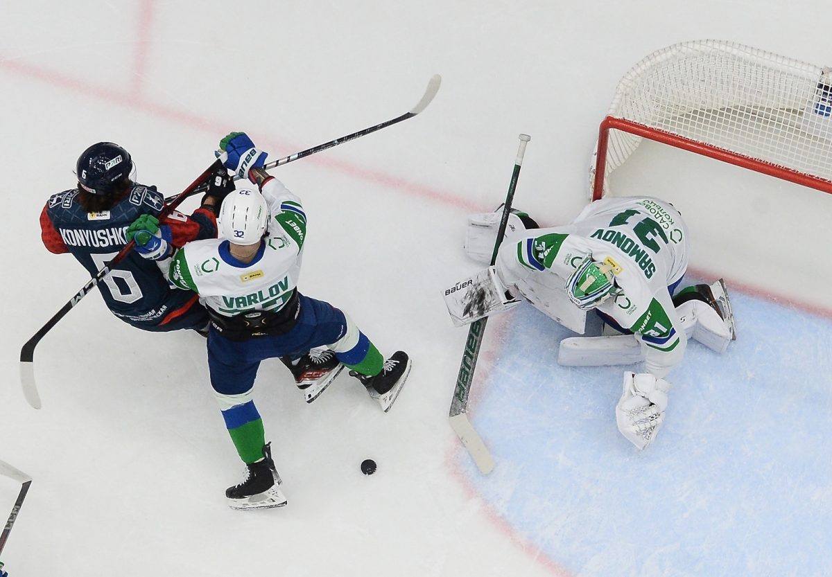    Уфимский вратарь Александр Самонов отразил 22 броска, а наш Иван Кульбаков – 25