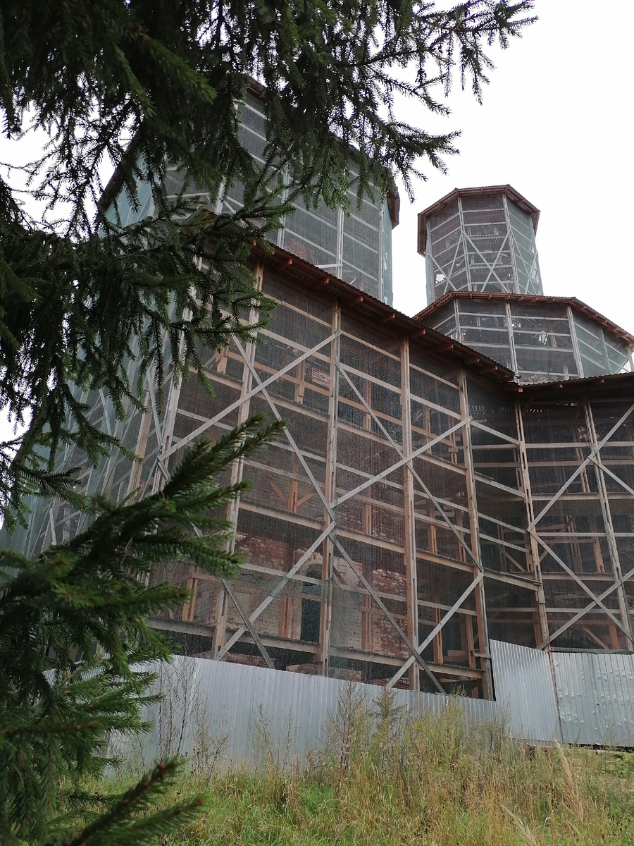 Хотнежа. Храм Покрова Пресвятой Богородицы.