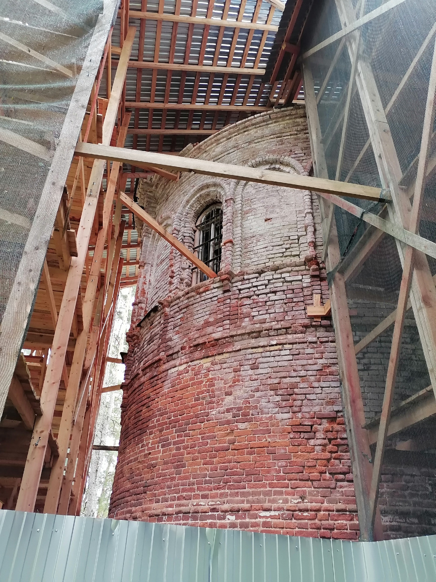 Хотнежа. Храм Покрова Пресвятой Богородицы.