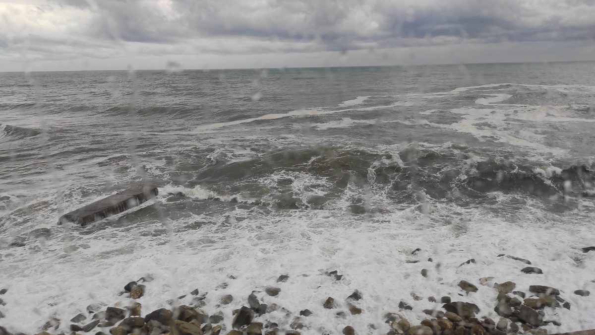 Черное море бывает неспокойным. Фото: Кирилл Полиенко/Polienko: путешествуем вдвоём