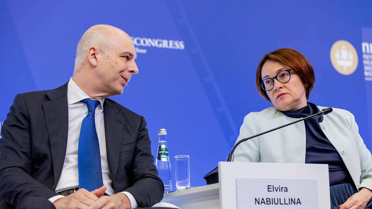 Кому выгодно лишить нас живых денег: электронный капкан