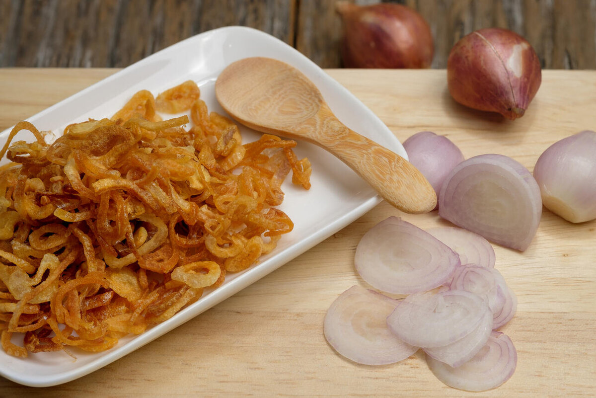   Жареный лук. 123RF/legion-media.ru