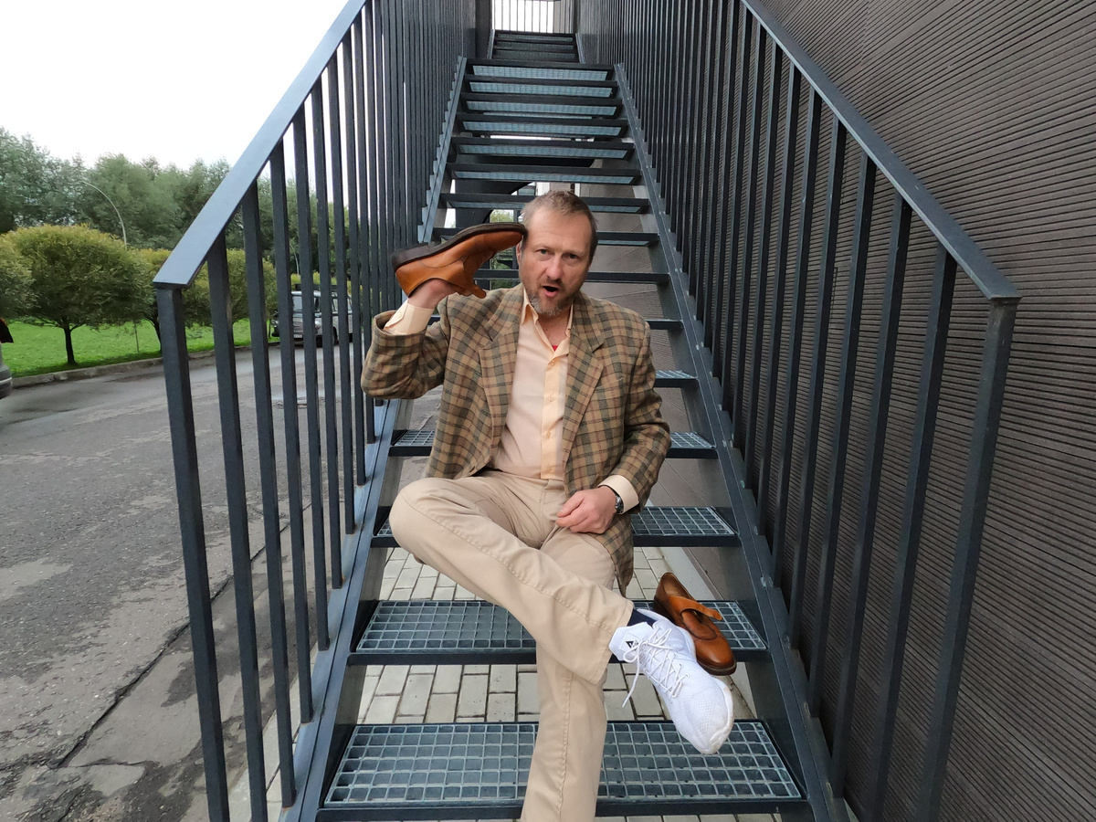 Кто это? Творческая личность, сумасшедший или инфантильный взрослый, вот в чем вопрос? Да нет конечно, просто прошел войну в ранней юности. Фото из архива автора.