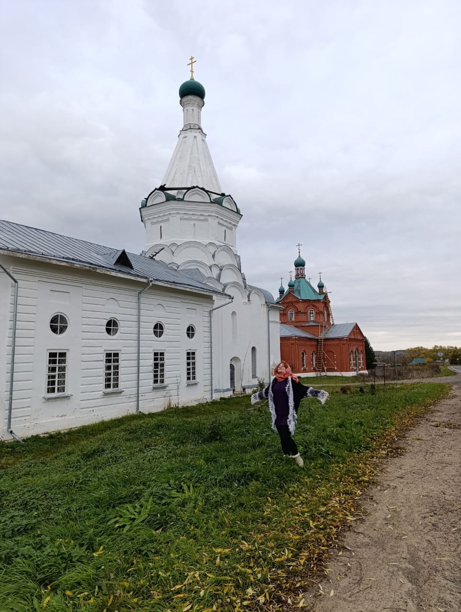 Фото автора, осень 2024 г. Никитский храм Басмановых в с.Елизарово 