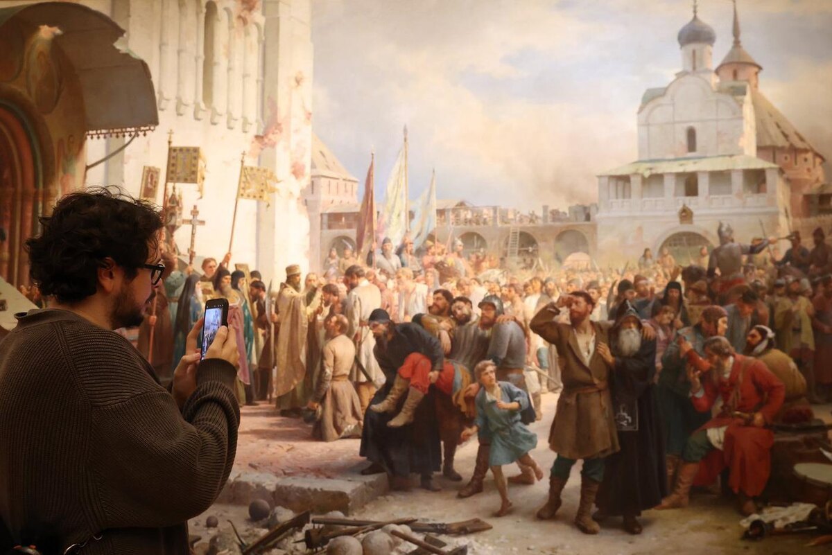 На выставке "Образ Москвы в русском искусстве из коллекции Государственного Русского музея". @Елена Купцова