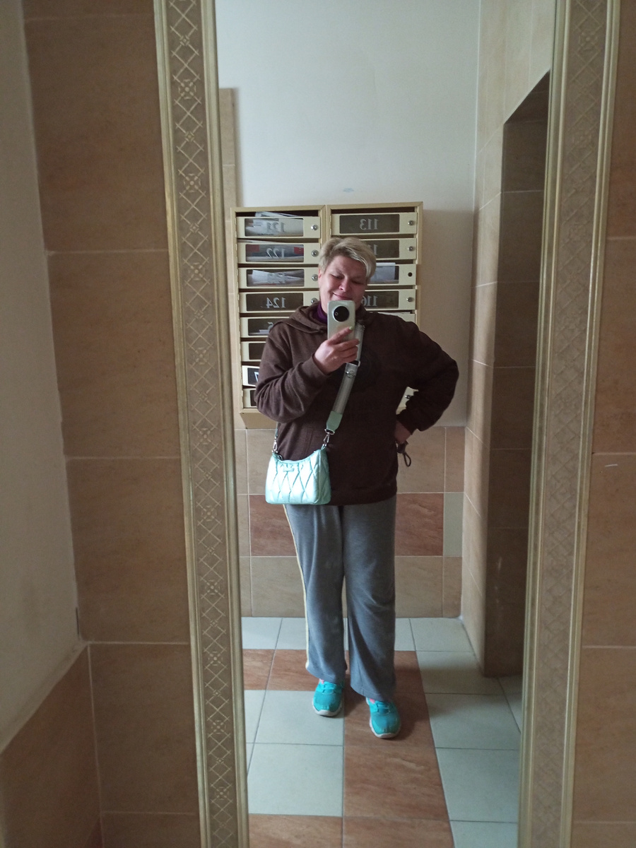 На работоньку пришла