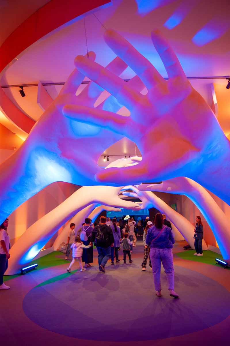 «Москва 2030» в Гостином Дворе.