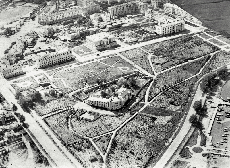 Парк на месте уничтоженный кварталов, 1959 год. 