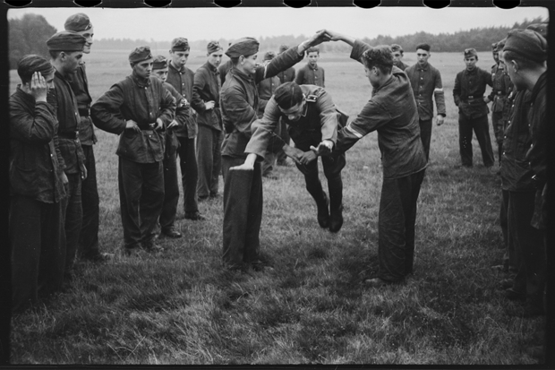    Занятия членов гитлерюгенда, 1939-1940 годы. Фото: Частная коллекция Артура Бондаря