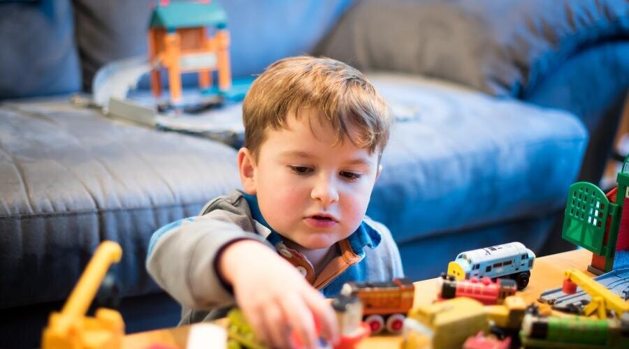    На что обратить внимание при выборе игрушки для ребенка? Фото: pixabay.com