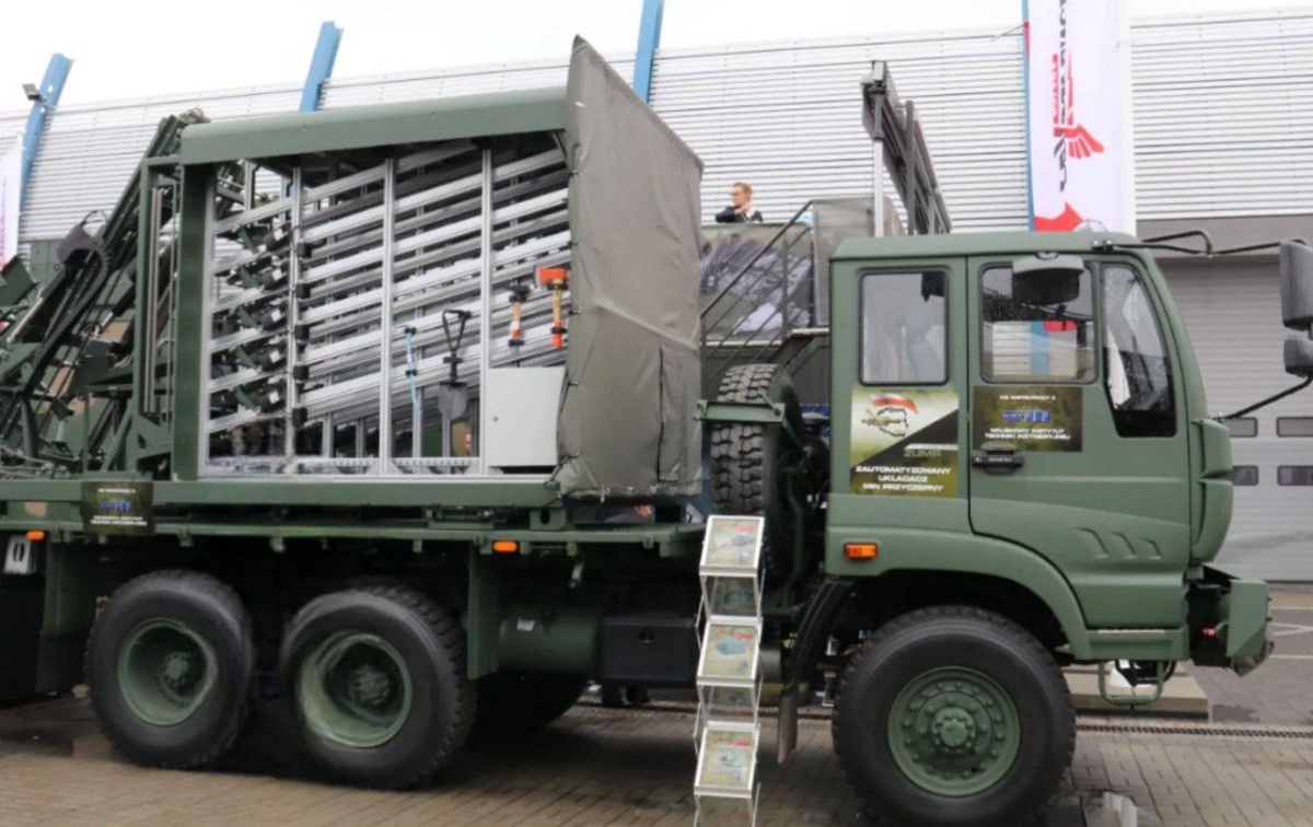 Польша представила автоматизированную систему минирования ZUMP. Фото: PeX Defence Polska