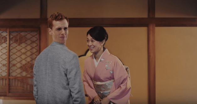 Кадр из японской рекламы о плохом запахе изо рта