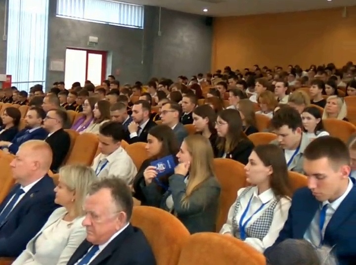 В зале, где проходила секция, свободных мест почти не осталось Фото: кадр из видео