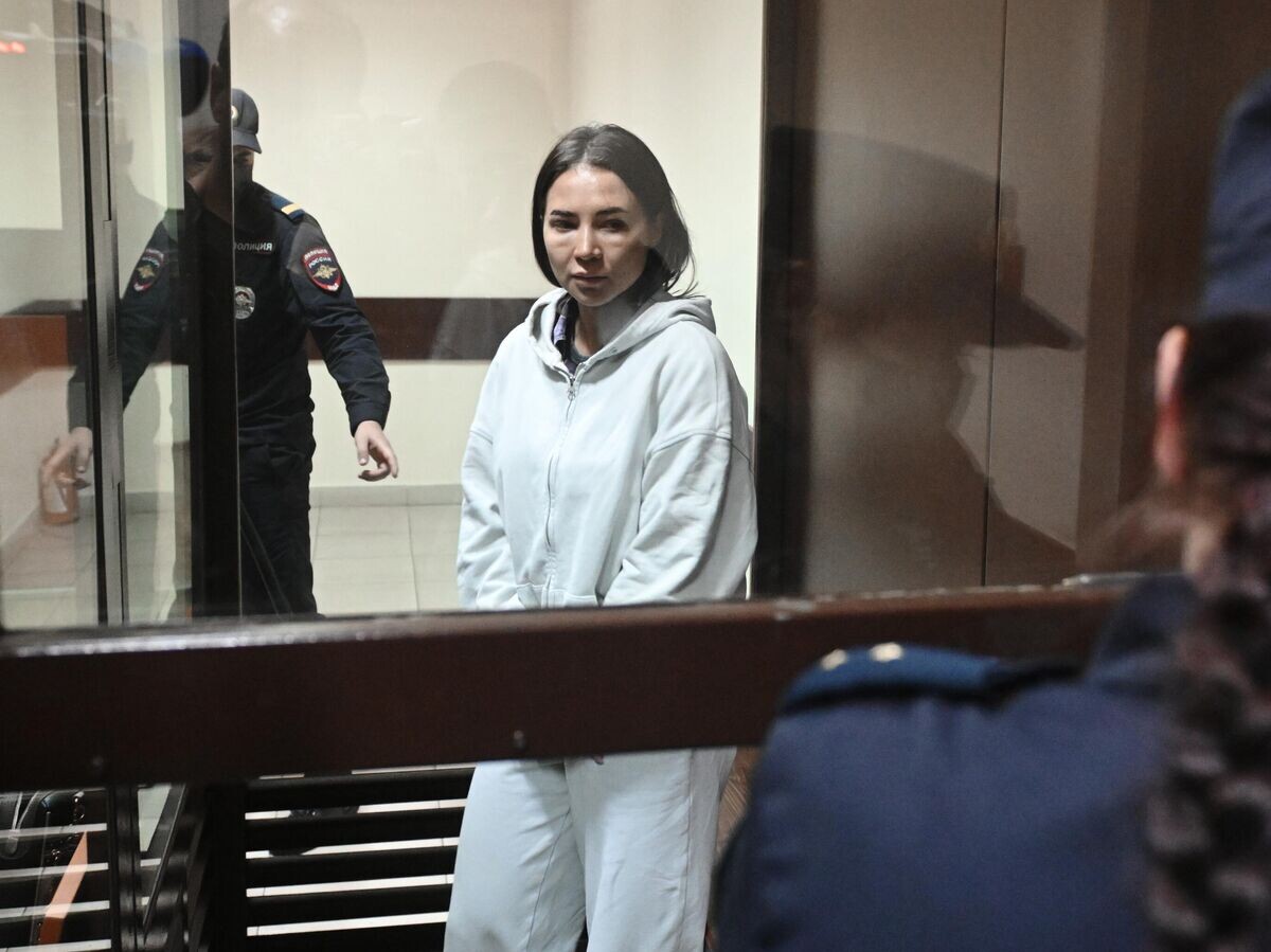    Блогер Валерия Чекалина, обвиняемая в незаконных валютных операциях с использованием подложных документов, в Троицком районном суде в Москве© РИА Новости / Михаил Воскресенский