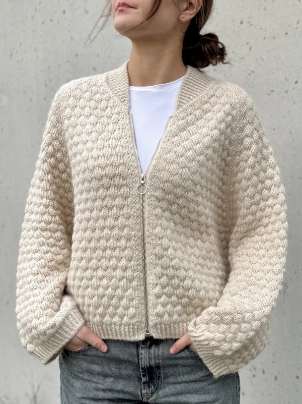 На фото жакет HILLY Cardigan от Gudrun Fesl