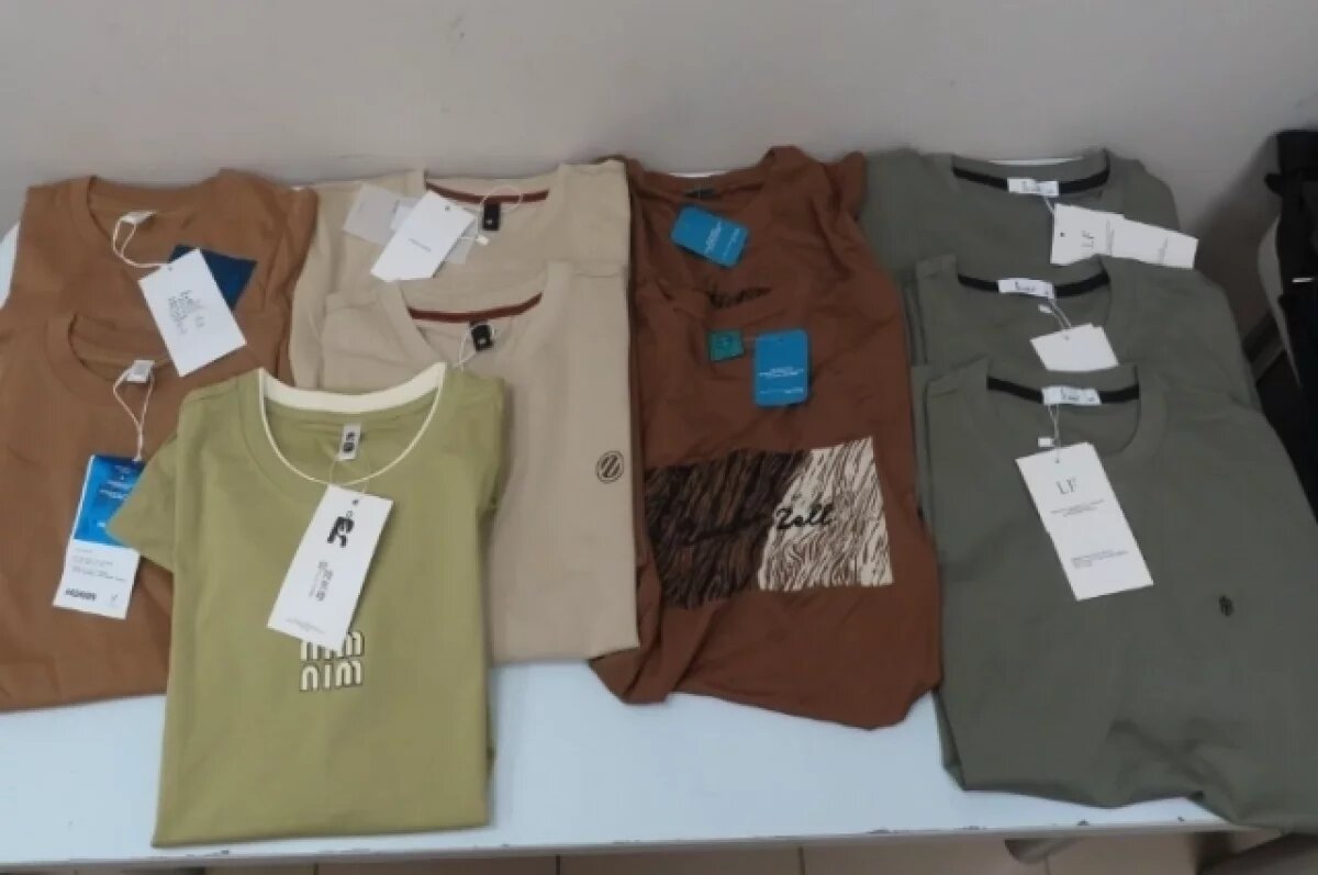    Пару, укравшую одежду из спортмагазина, разыскивают в Чите