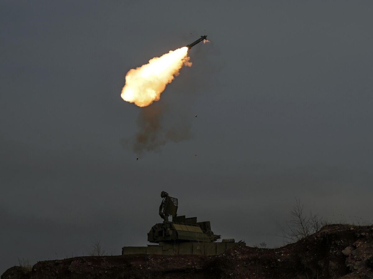    Боевая работа зенитного ракетного комплекса "Тор"© РИА Новости / Евгений Биятов