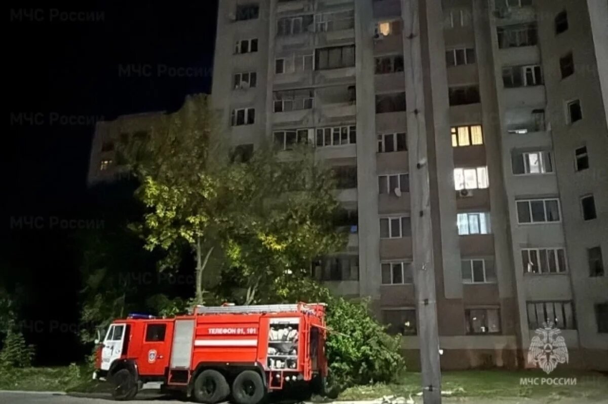    Хозяин квартиры получил ожоги на пожаре в многоэтажном доме в Брянске